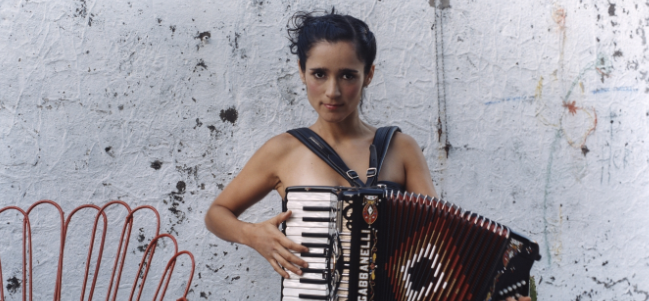 Miércoles nostálgico: ‘Sería feliz’, de Julieta Venegas.