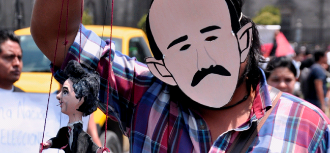 De marchas y copetes.