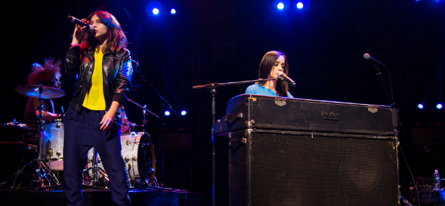 Viernes versionado: ‘La Sofi’, versión Ceci Bastida y Julieta Venegas.