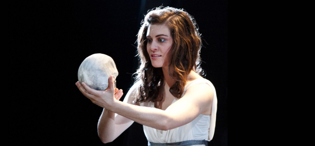 Lady Hamlet, ingeniosa versión del clásico de Shakespeare.